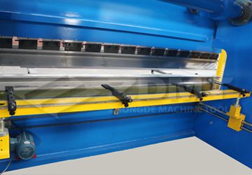 backgauge of press brake / bending machine.jpg